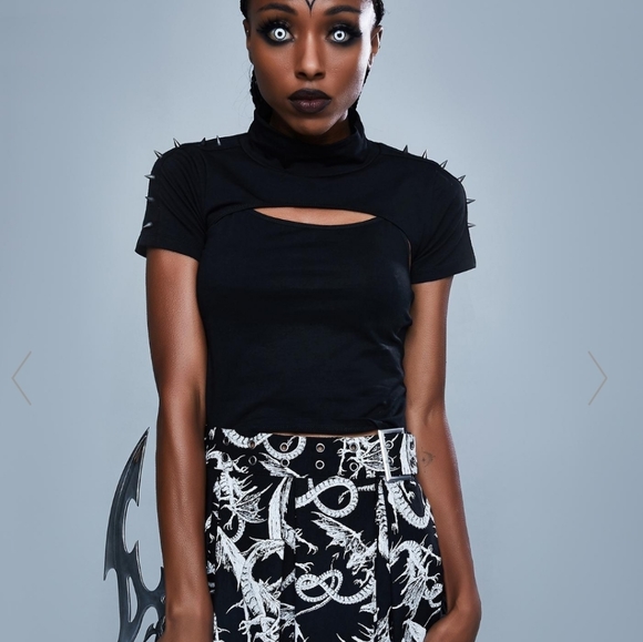 Dolls Kill Tops - NWT Bad Ass Cropped Tee 😍